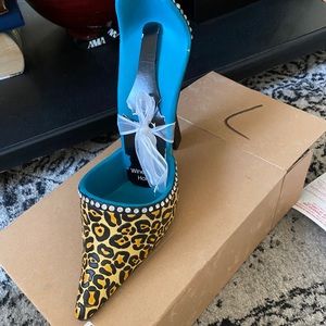 NWT - Leopard Wine Bottle Holder